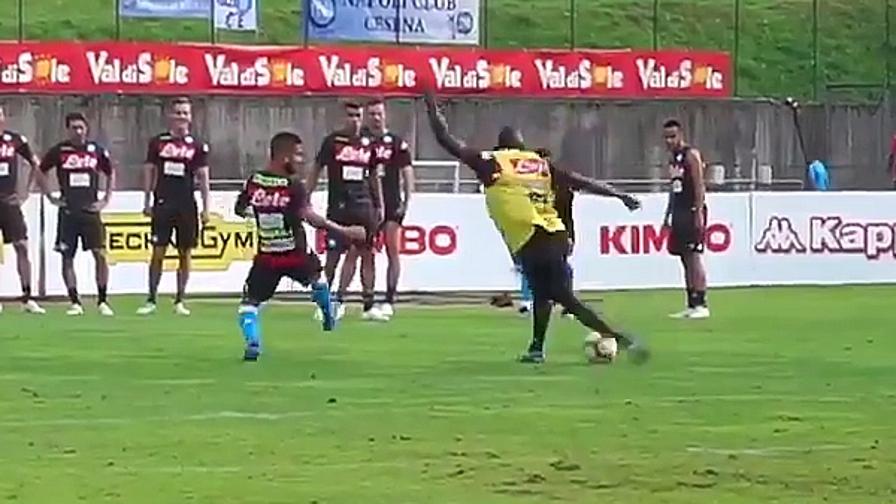 Allenamento Napoli vesti Allenamento Napoli vesti
